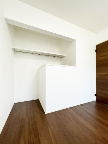 フィットセル北小松島の居間・リビング