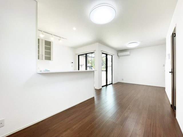 フィットセル北小松島の居間・リビング