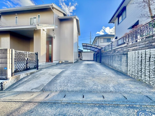 日立市かみあい町中古戸建の駐車場