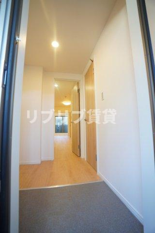 クアトロ本千葉の玄関