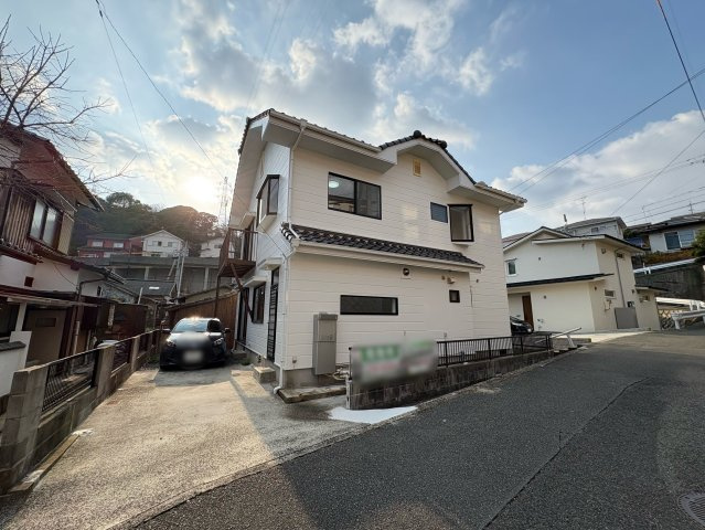 RESET HOUSE　下関市長府松小田南町の外観|縦列駐車で2台停められます♪
【下関市長府松小田南町・リノベーション中古戸建】