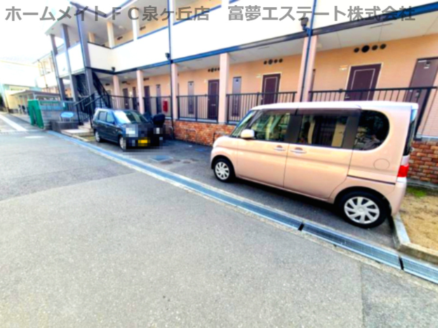 EDEN COURTの駐車場
