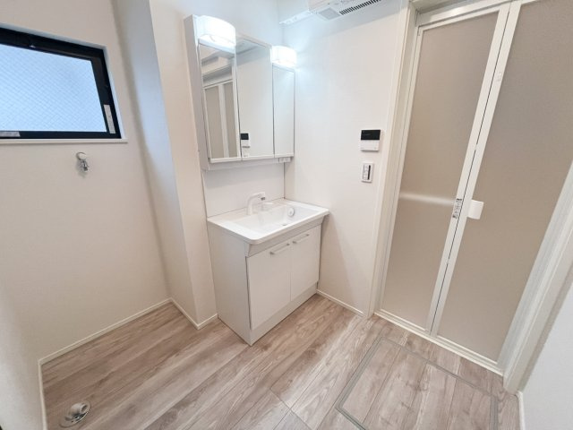 【今からご案内可能】豊明市栄町南舘Ⅰ 全3棟 Ｂ号棟（月々60,000円台～）の独立洗面台|事前予約にて現地ご見学いただけます！お気軽にお問い合わせください♪
■株式会社　セキュアハウス　豊明支店■
住宅ローンに強く、知識、経験豊富なスタッフ在籍
お客様に寄り添い、ご成約後もサポート致します