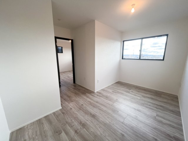 【今からご案内可能】豊明市栄町南舘Ⅰ 全3棟 Ｂ号棟（月々60,000円台～）の洋室|事前予約にて現地ご見学いただけます！お気軽にお問い合わせください♪
■株式会社　セキュアハウス　豊明支店■
住宅ローンに強く、知識、経験豊富なスタッフ在籍
お客様に寄り添い、ご成約後もサポート致します