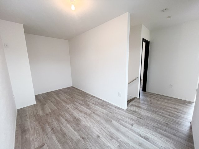 【今からご案内可能】豊明市栄町南舘Ⅰ 全3棟 Ｂ号棟（月々60,000円台～）の洋室|事前予約にて現地ご見学いただけます！お気軽にお問い合わせください♪
■株式会社　セキュアハウス　豊明支店■
住宅ローンに強く、知識、経験豊富なスタッフ在籍
お客様に寄り添い、ご成約後もサポート致します