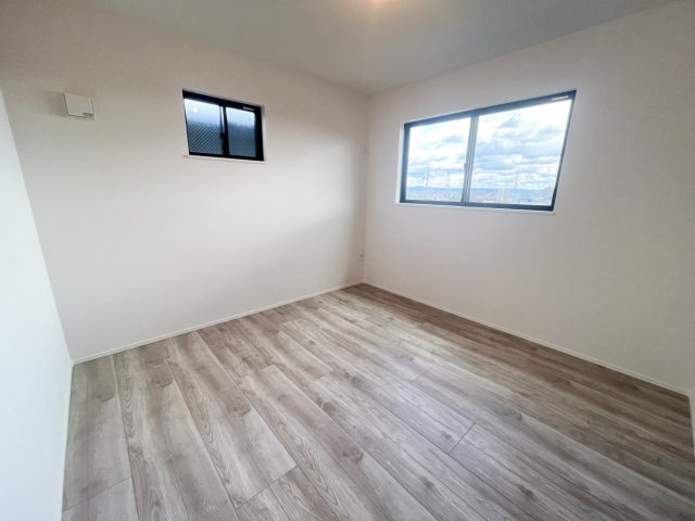 【今からご案内可能】豊明市栄町南舘Ⅰ 全3棟 Ｂ号棟（月々60,000円台～）の洋室|事前予約にて現地ご見学いただけます！お気軽にお問い合わせください♪
■株式会社　セキュアハウス　豊明支店■
住宅ローンに強く、知識、経験豊富なスタッフ在籍
お客様に寄り添い、ご成約後もサポート致します