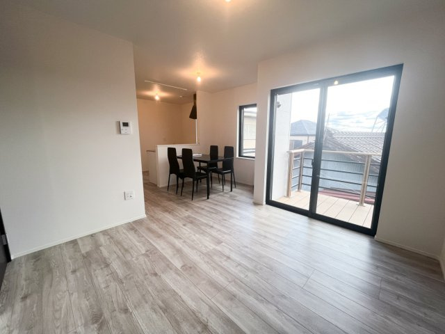 【今からご案内可能】豊明市栄町南舘Ⅰ 全3棟 Ｂ号棟（月々60,000円台～）の居間・リビング|事前予約にて現地ご見学いただけます！お気軽にお問い合わせください♪
■株式会社　セキュアハウス　豊明支店■
住宅ローンに強く、知識、経験豊富なスタッフ在籍
お客様に寄り添い、ご成約後もサポート致します