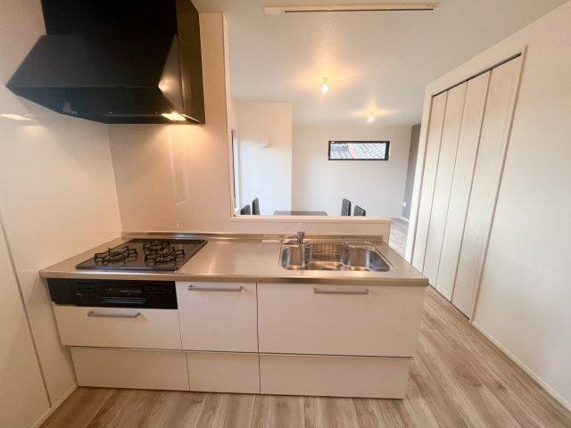 【今からご案内可能】豊明市栄町南舘Ⅰ 全3棟 Ｂ号棟（月々60,000円台～）のキッチン|事前予約にて現地ご見学いただけます！お気軽にお問い合わせください♪
■株式会社　セキュアハウス　豊明支店■
住宅ローンに強く、知識、経験豊富なスタッフ在籍
お客様に寄り添い、ご成約後もサポート致します