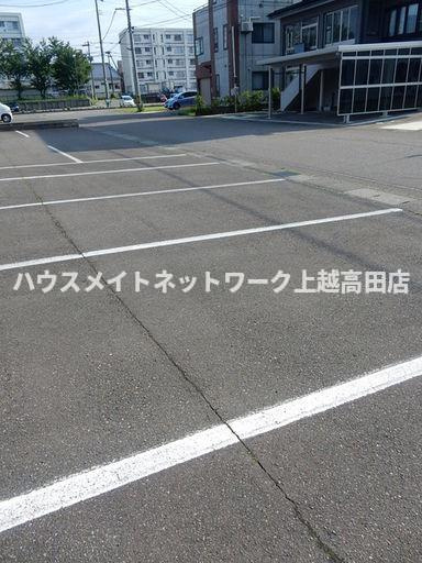 ＧＲＡＣＥ２１の駐車場|消雪付駐車場