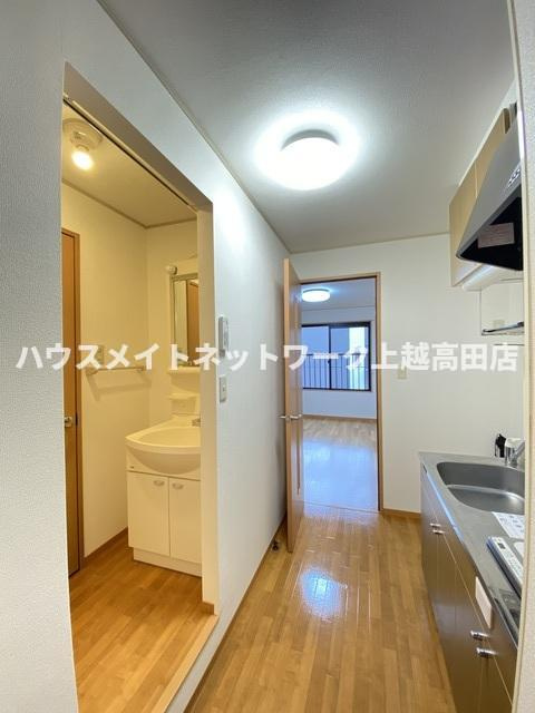 ＧＲＡＣＥ２１の内装|キッチン前