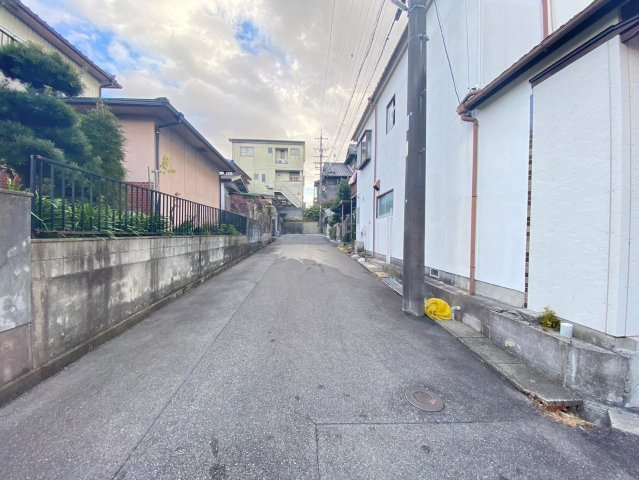 豊明市栄町上姥子　中古戸建の前面道路含む現地写真|事前予約にて現地ご見学いただけます！お気軽にお問い合わせください♪
■株式会社　セキュアハウス　豊明支店■
住宅ローンに強く、知識、経験豊富なスタッフ在籍
お客様に寄り添い、ご成約後もサポート致します