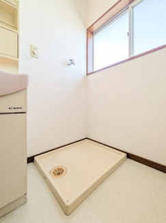 【設備】 | ヴィエント | 洗濯機置き場