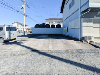 【駐車場】