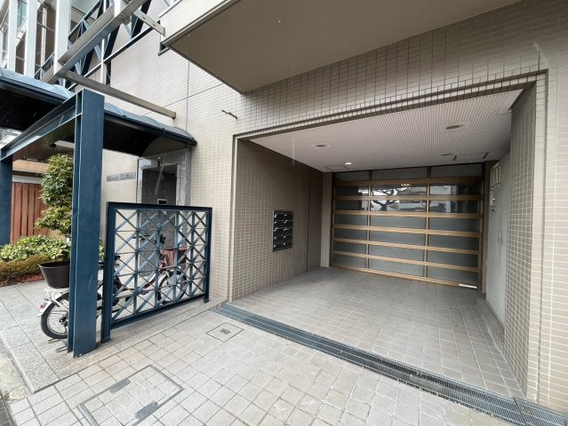 ルーチェ篠原北町のエントランス