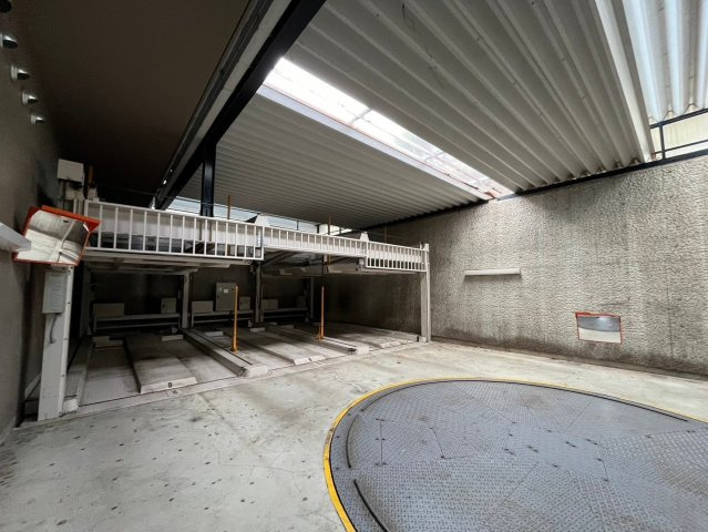 ルーチェ篠原北町の駐車場