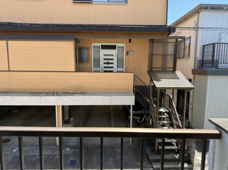 アサミハイツのバルコニー|バルコニーからの眺めを楽しみながら食事をしませんか