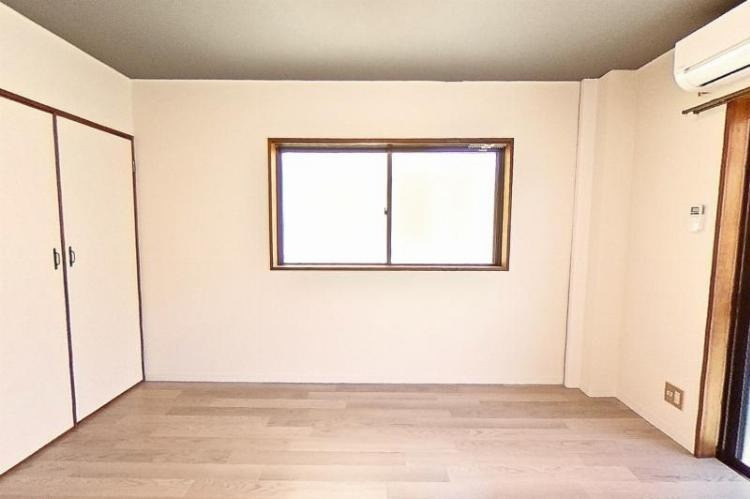 アサミハイツの洋室|明るい洋室です