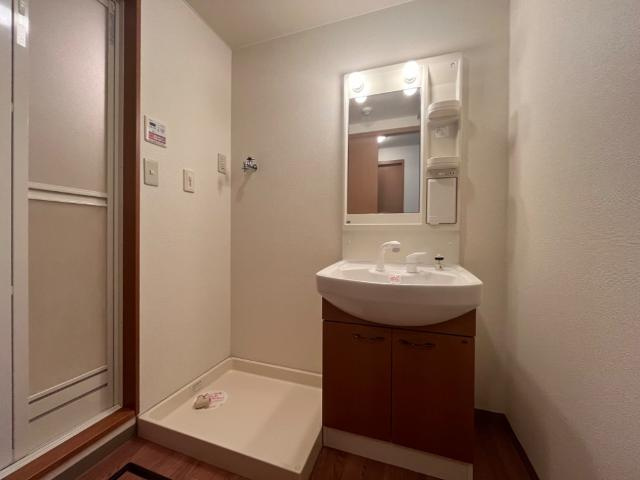 【洗面所】 | グランディール天神 | 洗髪洗面化粧台