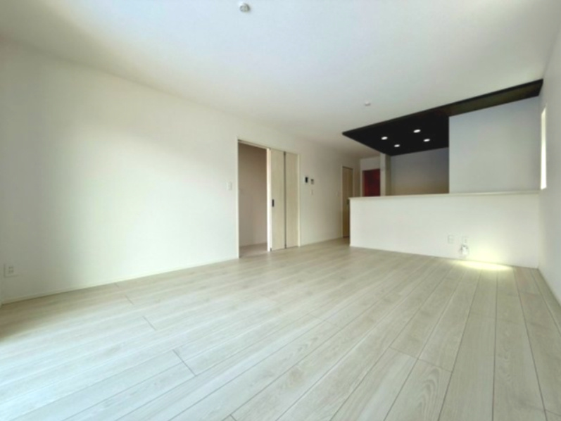 香美市土佐山田町百石町2棟 2号棟の居間・リビング