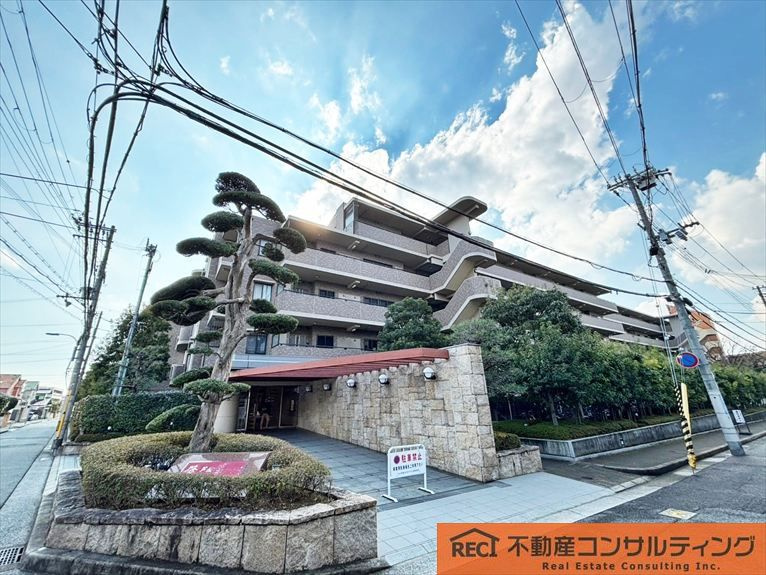 ルネ芦屋川ロザリウムの駐車場