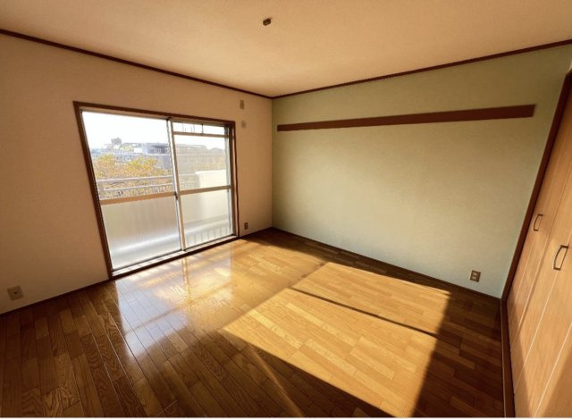 和泉府中団地の洋室