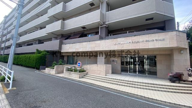 ◎茅ヶ崎市緑が浜　ライオンズマンション茅ヶ崎グランコーストのその他|全面の歩道は広々としています♪