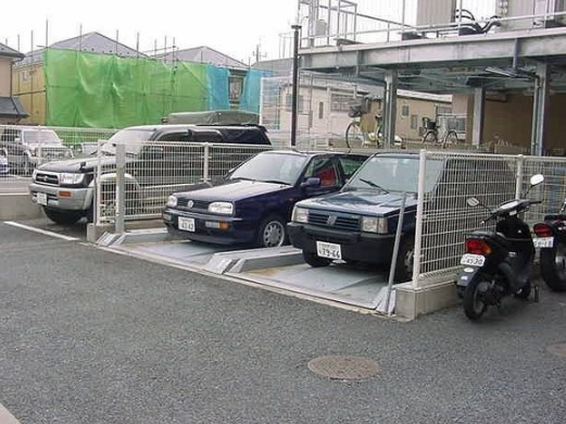 グッドフラット浦安の駐車場
