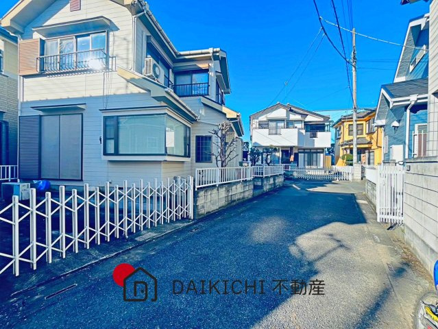 【前面道路含む現地写真】 | 桶川市川田谷　中古戸建