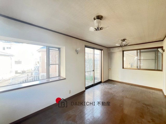 【居間・リビング】 | 桶川市川田谷　中古戸建