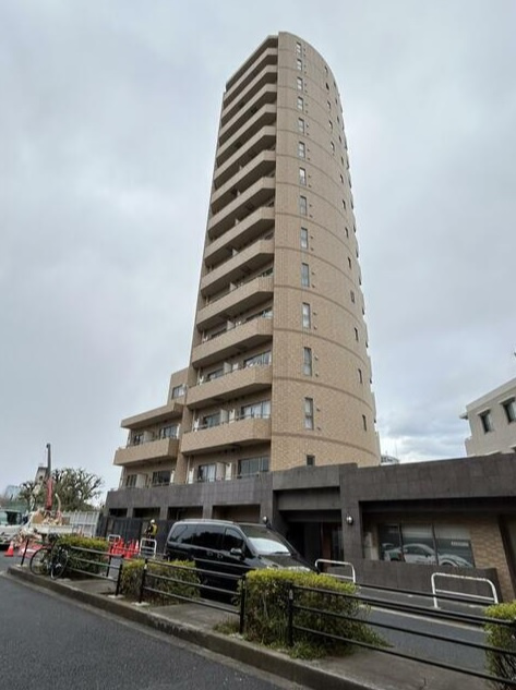 クローバー六本木の外観