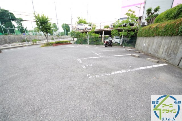 グリーンヒル大津和の駐車場|※類似部屋