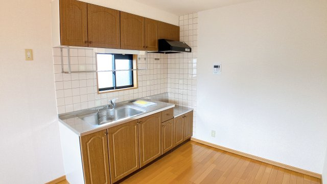 コート半田東Ａ棟のキッチン|別部屋反転間取のお写真になります。参考にご覧くださいませ。