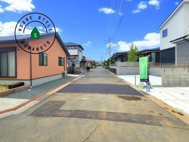 熊本市北区楠1丁目第2-2棟（2号棟）　の前面道路含む現地写真|前面道路です。