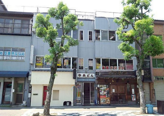 中央ビルの外観