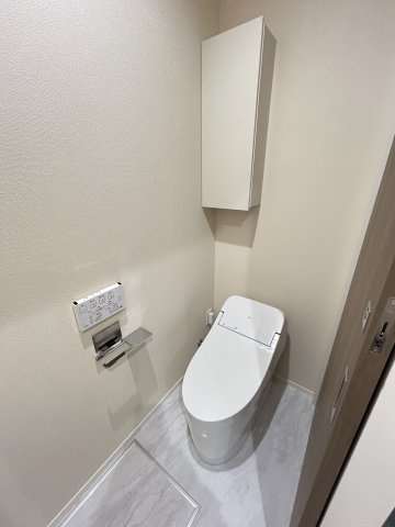 エストフォート上本郷のトイレ|落ち着いた色調のトイレです