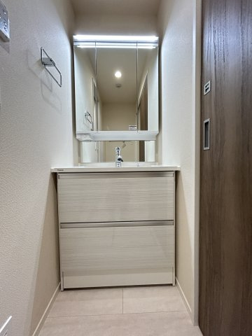 エストフォート上本郷の洗面所|明るい洗面所です