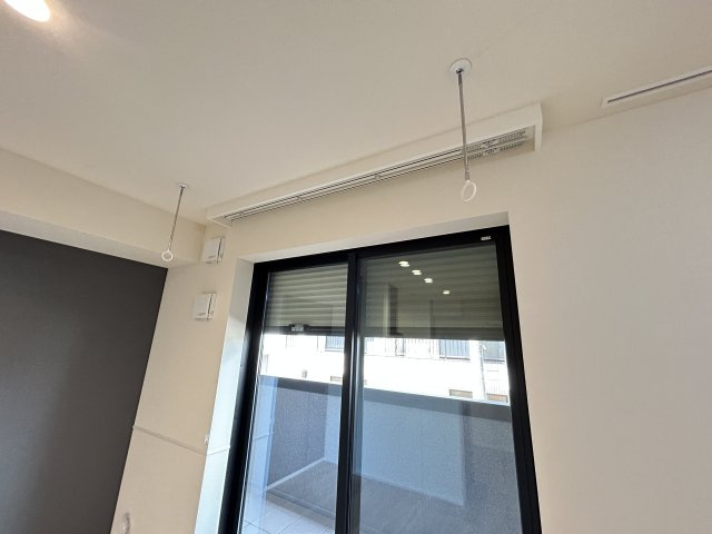 エストフォート上本郷のその他|防犯シャッター・室内物干しフック