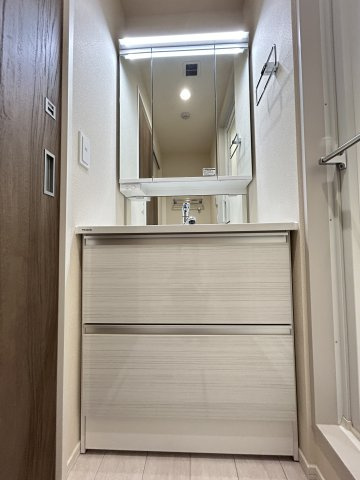 エストフォート上本郷の洗面所|広い洗面スペース