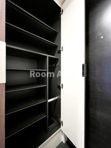 プレサンス上前津フィットの玄関