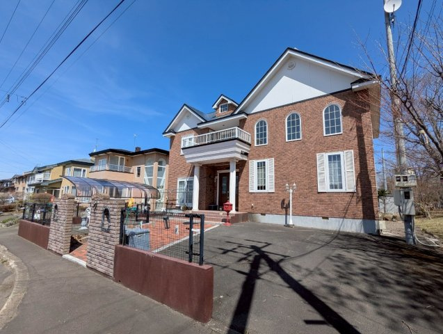 美原5丁目14　中古住宅の外観|駐車場2台、カーポートもあります