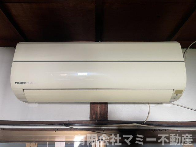 【冷暖房・空調設備】 | 七つ屋町中古住宅 | 2F　和室2　エアコン