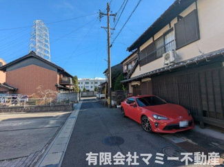 【前面道路含む現地写真】
