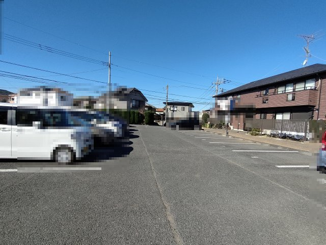 グリーン・フォレスト城北の駐車場