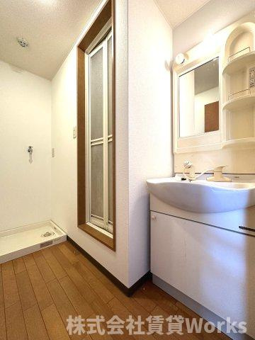 クリスタルハイツⅡの洗面所