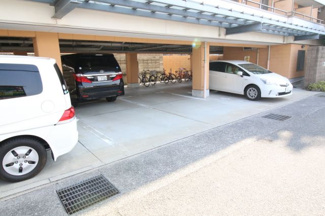 【駐車場】