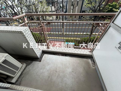 【バルコニー】 | 三越ゼームス坂マンション | 外からの目が気にならないバルコニーで洗濯物が干せます