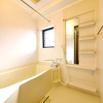 ブリスポート新屋敷の浴室