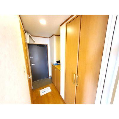 ブリスポート新屋敷の玄関
