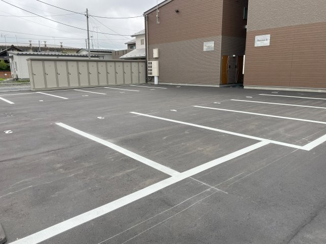 Floraison(フロレゾン) Bの駐車場
