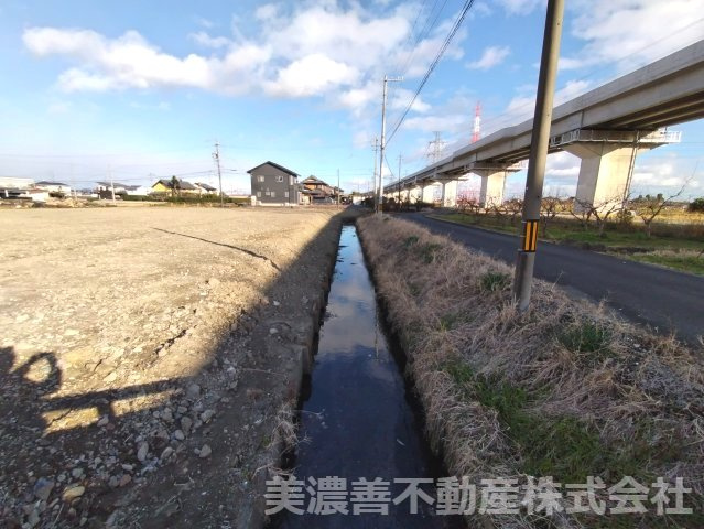 ６４６２５　本巣市温井土地のその他|南側水路
